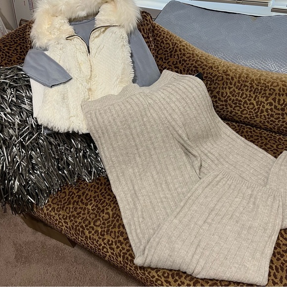 H&M- Lounge Wear Ribbed Pants-L - Picture 3 of 11